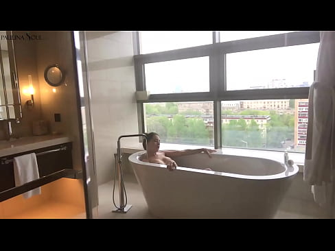 ❤️ Une énorme nana se branlant passionnément la chatte dans la salle de bains ❤️❌ Porno russe at porn fr.xlxxporno.ru ❤